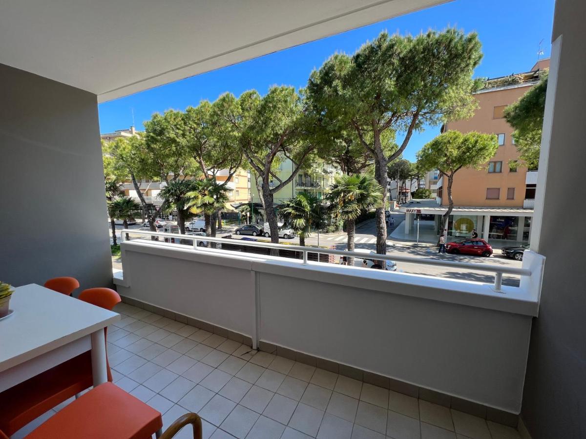 Apartament Sabbiadoro Center Lignano Sabbiadoro Esterno foto